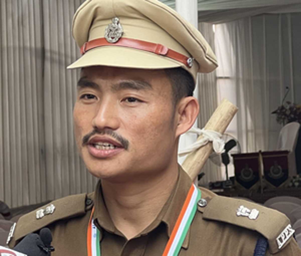 अरुणाचल के लोंगडिंग में नामांकन पत्रों की जांच के दौरान भीड़ ने किया पथराव, एसपी घायल